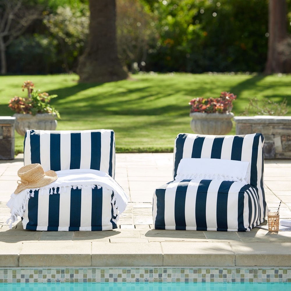 Serena and Lily Oceanpark Pool Lounger in Navy White Stripe *BRAND NEW!* - Picture 1 of 5